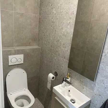 Oliva Tar Vila *